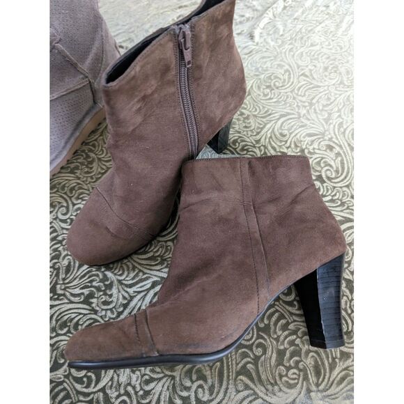 AEROSOLES Shoes - Aerosoles‎ Boots Ankle Side-Zip Brown Suede Women's Size 6.5M